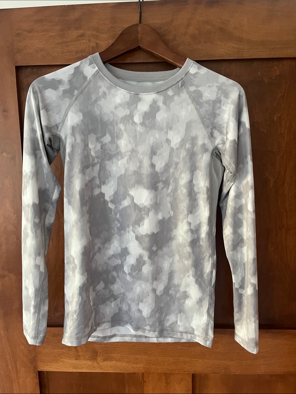 all in motion boys Gray Camo Long-Sleeve Swim Rash Guard